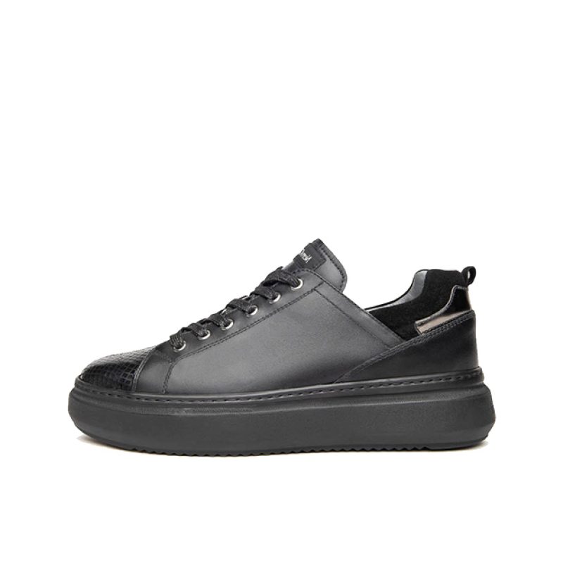 Sneaker Donna in pelle laminata
